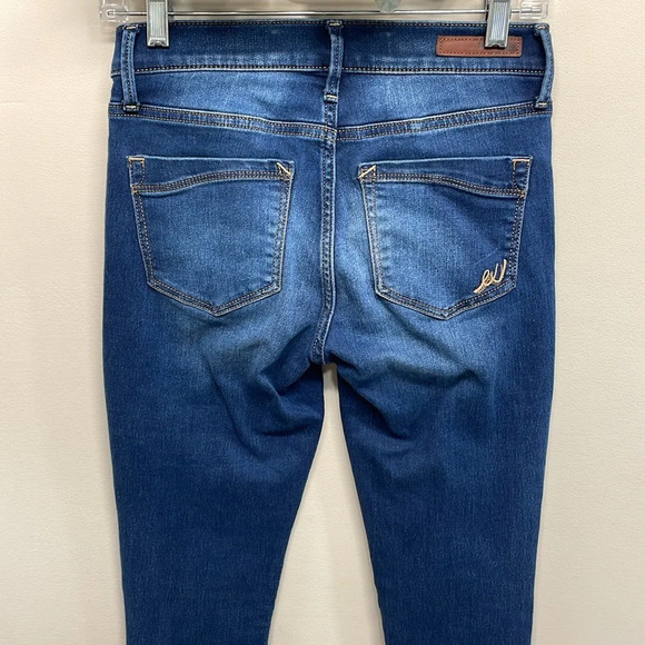 Express Jeans Mid Rise Supersoft Legging 2 - Picture 5 of 15